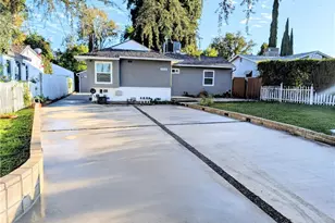23130 Victory, Woodland Hills, CA 91367 - Photo 32