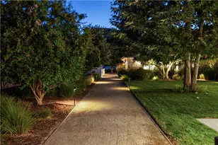 26185 Ravenhill Rd, Canyon Country, CA 91387 - Photo 38
