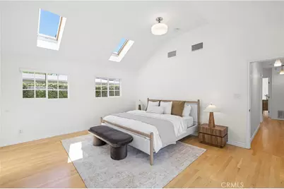 17621 Collins Street, Encino, CA 91316 - Photo 10