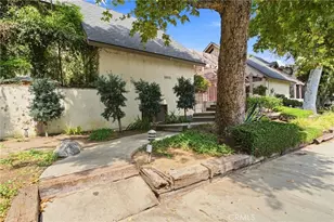 18631 Collins, Los Angeles, CA 91356 - Photo 2