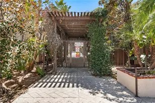 18350 Hatteras Street, Tarzana, CA 91356 - Photo 2