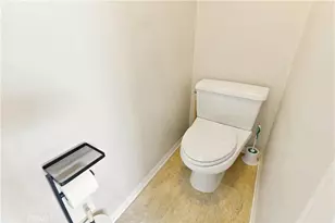 28282 Cedar Ln, Saugus, CA 91350 - Photo 14