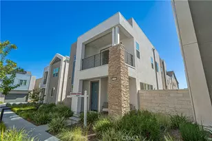 27513 Feathery Cassia, Valencia, CA 91381 - Photo 2