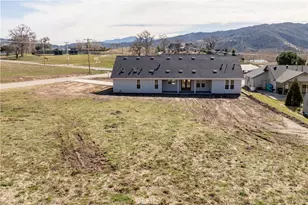 24401 Oaktree Ct, Tehachapi, CA 93561 - Photo 16