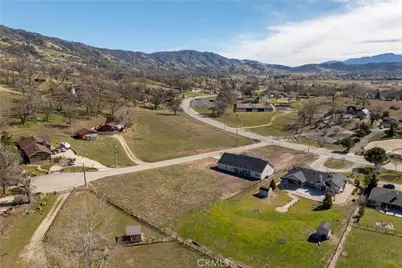 24401 Oaktree Court, Tehachapi, CA 93561 - Photo 48
