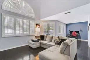 28454 Evergreen, Saugus, CA 91390 - Photo 2