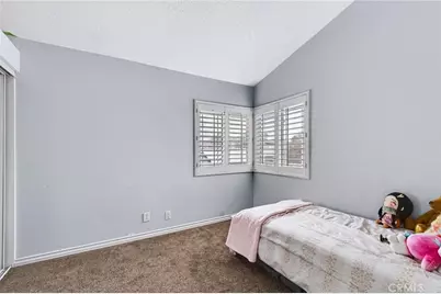 28454 Evergreen, Saugus, CA 91390 - Photo 18