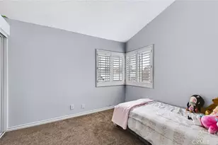 28454 Evergreen, Saugus, CA 91390 - Photo 18