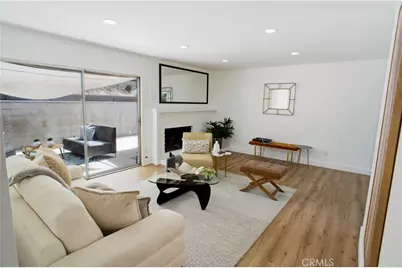11340 Gladstone, Sylmar, CA 91342 - Photo 2