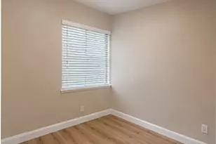 23317 Saticoy St, Canoga Park, CA 91304 - Photo 8