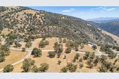26201 Hazelwood Court, Bear Valley Springs, CA 93561 - Photo 4