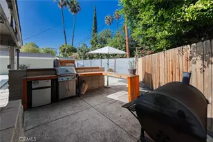 19843 Delano, Woodland Hills, CA 91367 - Photo 32