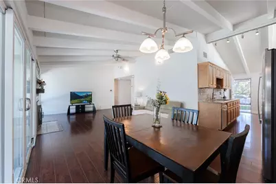 19843 Delano, Woodland Hills, CA 91367 - Photo 8