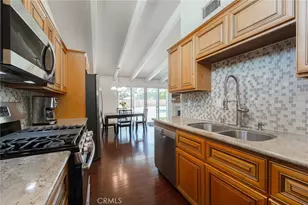 19843 Delano, Woodland Hills, CA 91367 - Photo 12