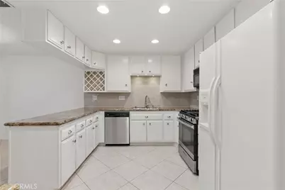 16939 Highfalls, Canyon Country, CA 91387 - Photo 4