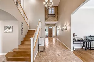 128 Laurel Ridge Dr, Simi Valley, CA 93065 - Photo 2