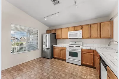 1932 Shamrock Avenue, Palmdale, CA 93550 - Photo 2