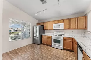 1932 Shamrock Ave, Palmdale, CA 93550 - Photo 2