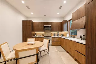 23262 Gonzales Dr, Woodland Hills, CA 91367 - Photo 68