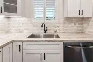 4724 Kester, Sherman Oaks, CA 91403 - Photo 16