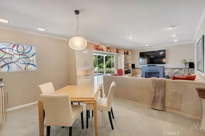 22445 Dardenne, Calabasas, CA 91302 - Photo 4