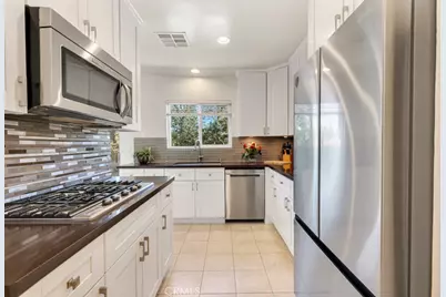 22445 Dardenne, Calabasas, CA 91302 - Photo 14