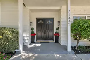 22445 Dardenne, Calabasas, CA 91302 - Photo 2
