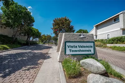 25145 Amberley, Valencia, CA 91355 - Photo 2