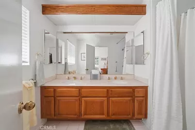 20551 Caitlin Lane, Saugus, CA 91350 - Photo 36