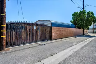 12319 Thelma St, Los Angeles, CA 91352 - Photo 22