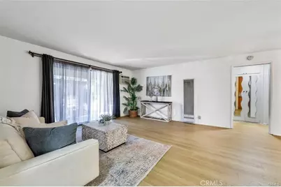 11138 Aqua Vista Street #9, Studio City, CA 91602 - Photo 1