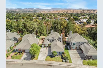 25906 Bellis Drive, Valencia, CA 91355 - Photo 36