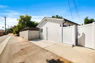 23046 W Saticoy St, West Hills, CA 91304 - Photo 32