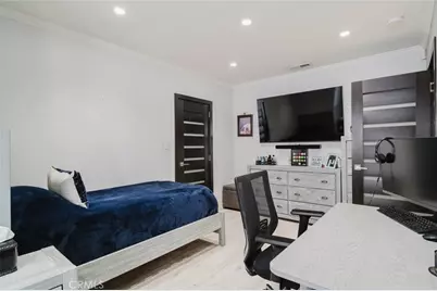 6620 Costello Avenue, Van Nuys, CA 91405 - Photo 16