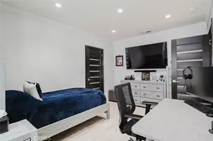 6620 Costello Ave, Van Nuys, CA 91405 - Photo 16