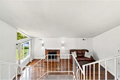 23002 La Granja, Valencia, CA 91354 - Photo 26