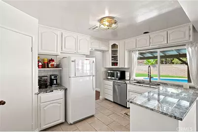 23002 La Granja, Valencia, CA 91354 - Photo 12