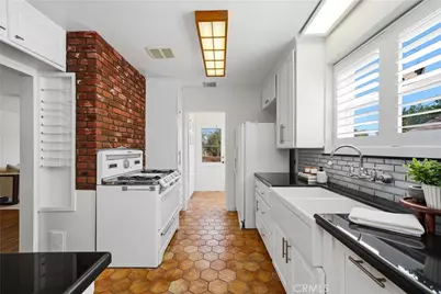 730 E Fairmount Road, Burbank, CA 91501 - Photo 18