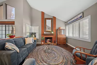 28083 Valcour Drive, Canyon Country, CA 91387 - Photo 12