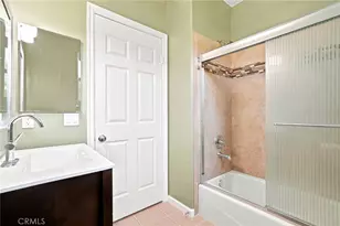 7861 Fluffy Duckling Ln, Winnetka, CA 91306 - Photo 14