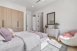 22816 Erwin, Los Angeles, CA 91367 - Photo 36