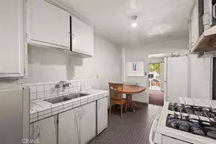 221 W Hillcrest Blvd, Inglewood, CA 90301 - Photo 20