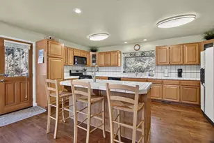 2421 Oakwood Ct, Pine Mountain Club, CA 93222 - Photo 18