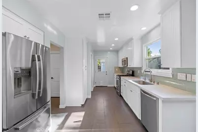 18942 Arminta Street, Reseda, CA 91335 - Photo 6