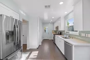 18942 Arminta St, Reseda, CA 91335 - Photo 6