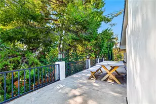 19541 Greenbriar Dr, Tarzana, CA 91356 - Photo 10