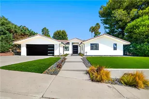 19541 Greenbriar Dr, Tarzana, CA 91356 - Photo 2