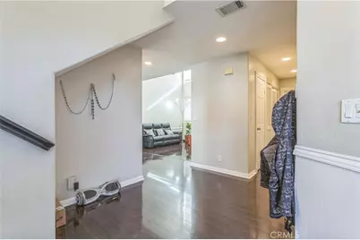18641 Nathan Hill Drive, Canyon Country, CA 91351 - Photo 2