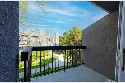 23541 Victory #6, West Hills, CA 91307 - Photo 12