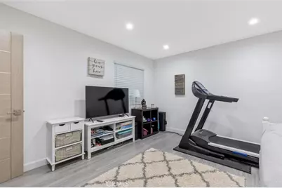 22444 Venido, Woodland Hills, CA 91364 - Photo 14
